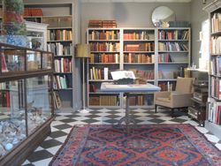 logo: Andre Strong Bookseller