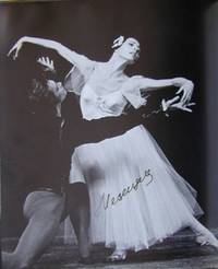 La Danse d'Aujourd'hui dans le monde. pr&eacute;face de Maurice Eisner commentaires de Ir&egrave;ne Lidova photographies de Serge Lido