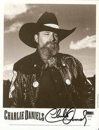 SIGNED, PROFESSIONAL PHOTOGRAPH OF CHARLIE DANIELS: