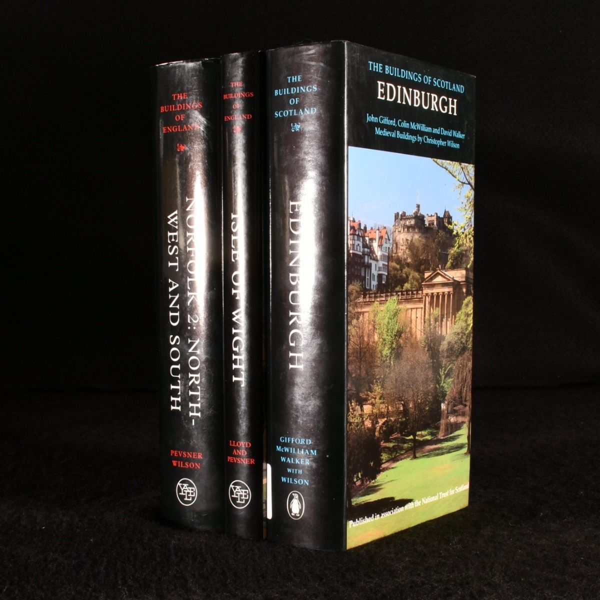 John Gifford; Colin McWilliam; David Walker; Christopher Wilson; Nikolaus Pevsner; Bill Wilson; David W. Lloyd - Three Books from the Buildings of England/Scotland