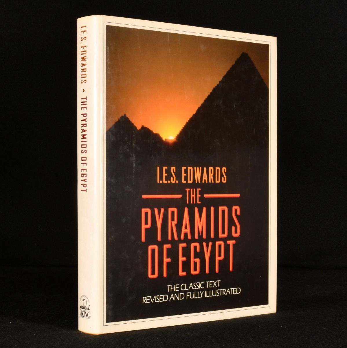 I. E. S. Edwards - The Pyramids of Egypt