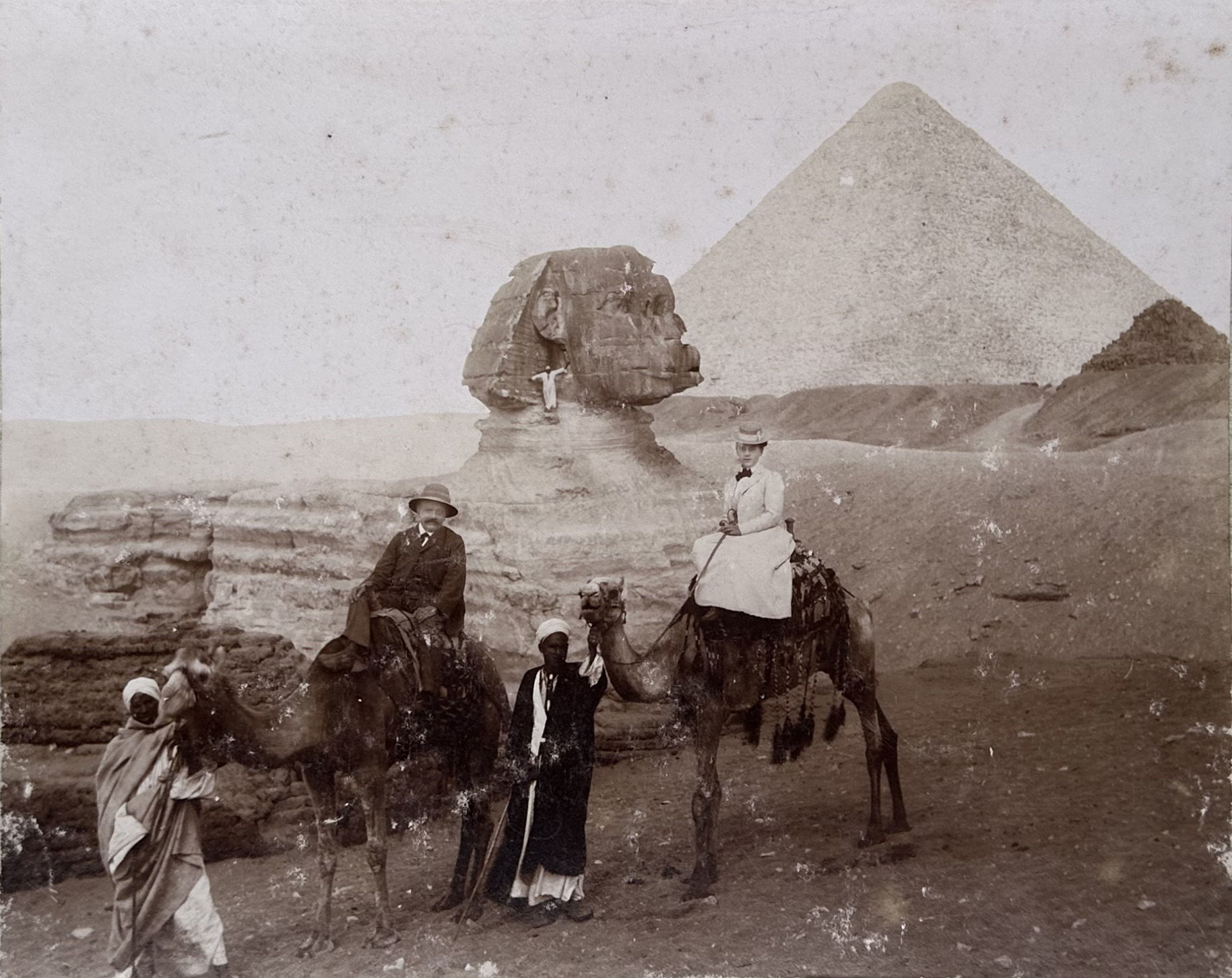 Luxor am Nil Karnak u. Theben. [German-titled album].