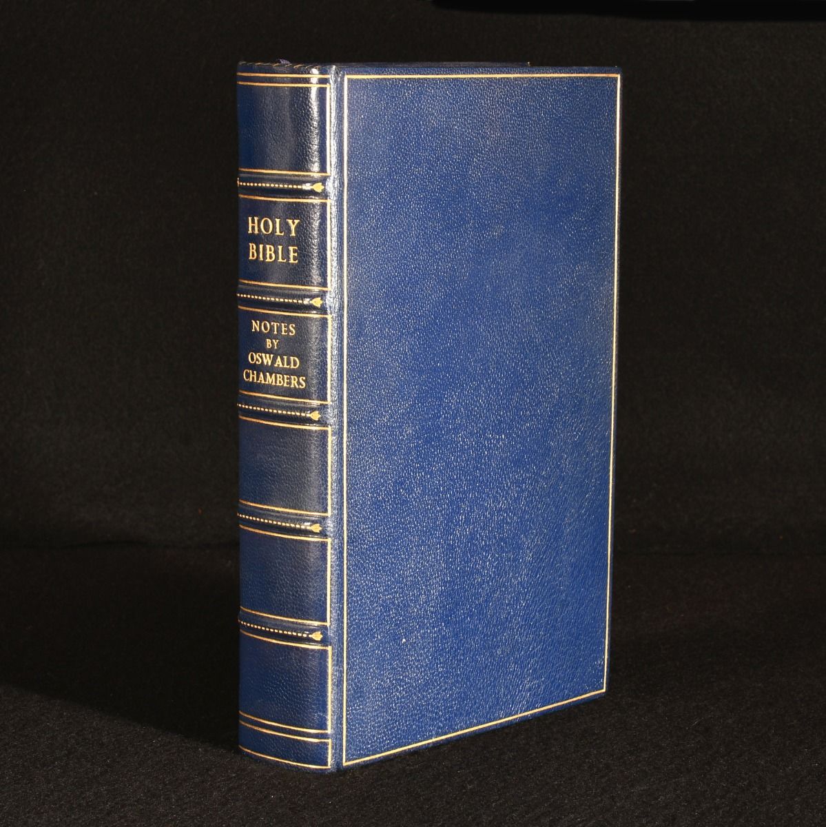 Oswald Chambers - The Oswald Chambers Daily Devotional Bible