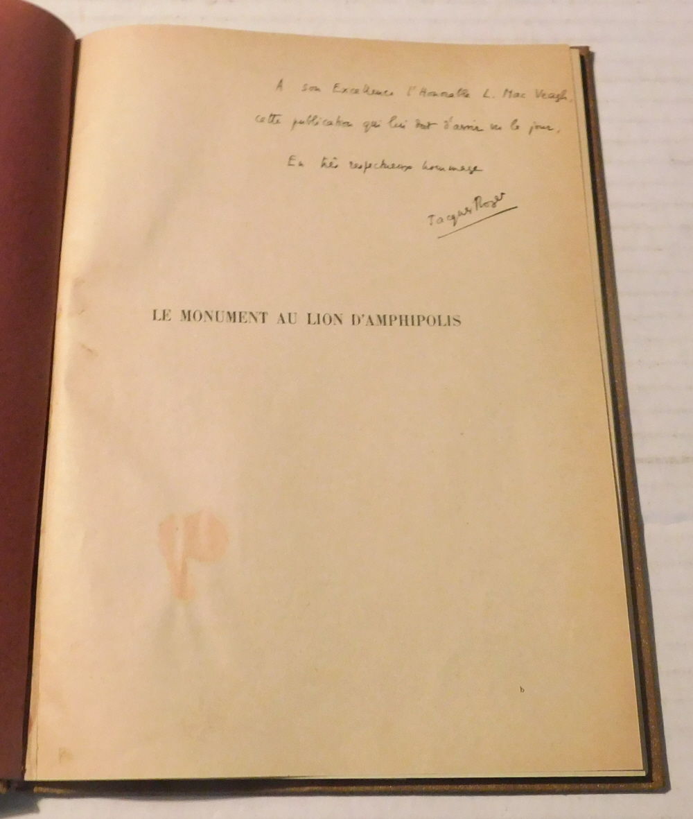 LE MONUMENT DU LION D'AMPHIPOLIS. [Offprint from the Bulletin de Correspondence Hellenique Volume 63]. [INSCRIBED by the author JACQUES ROGERS to the U.S. Ambassador to Greece LINCOLN MACVEAGH].