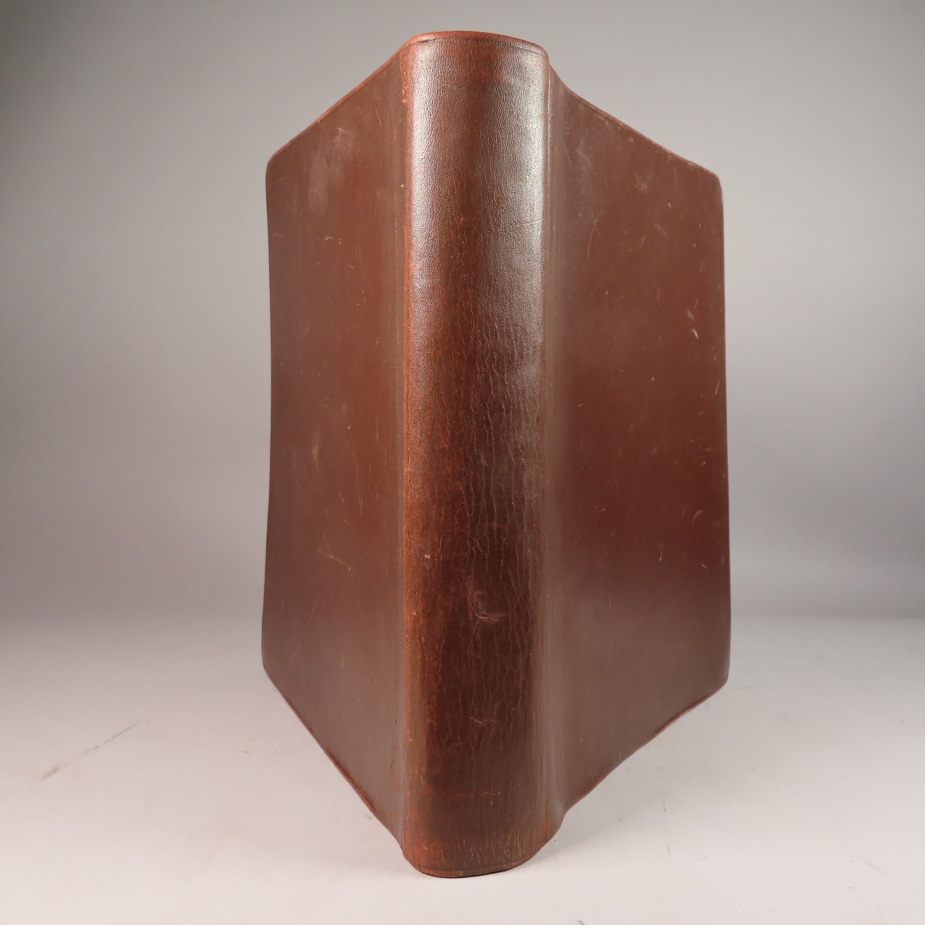 The Process of Marbling Paper. GPOPIA Joint Research Bulletin. Bindery