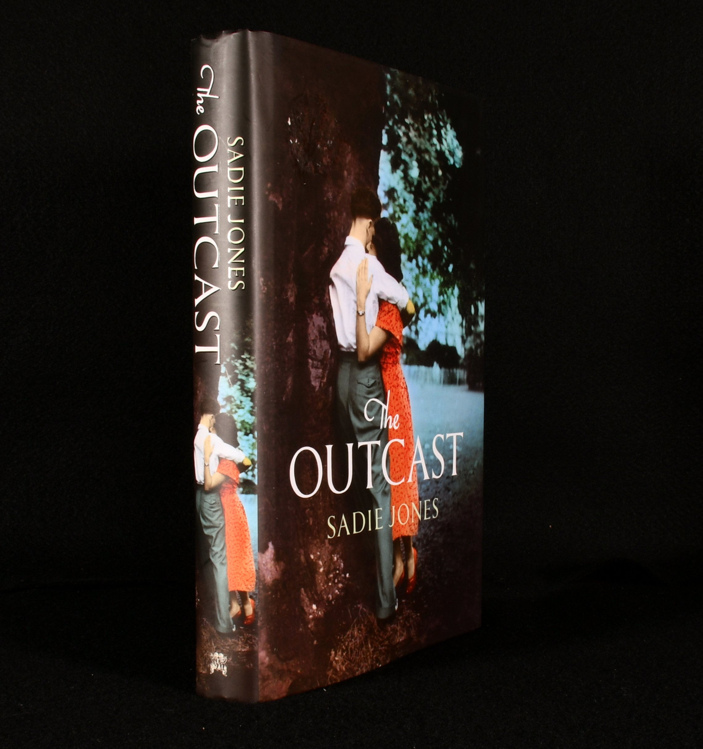 Sadie Jones - The Outcast