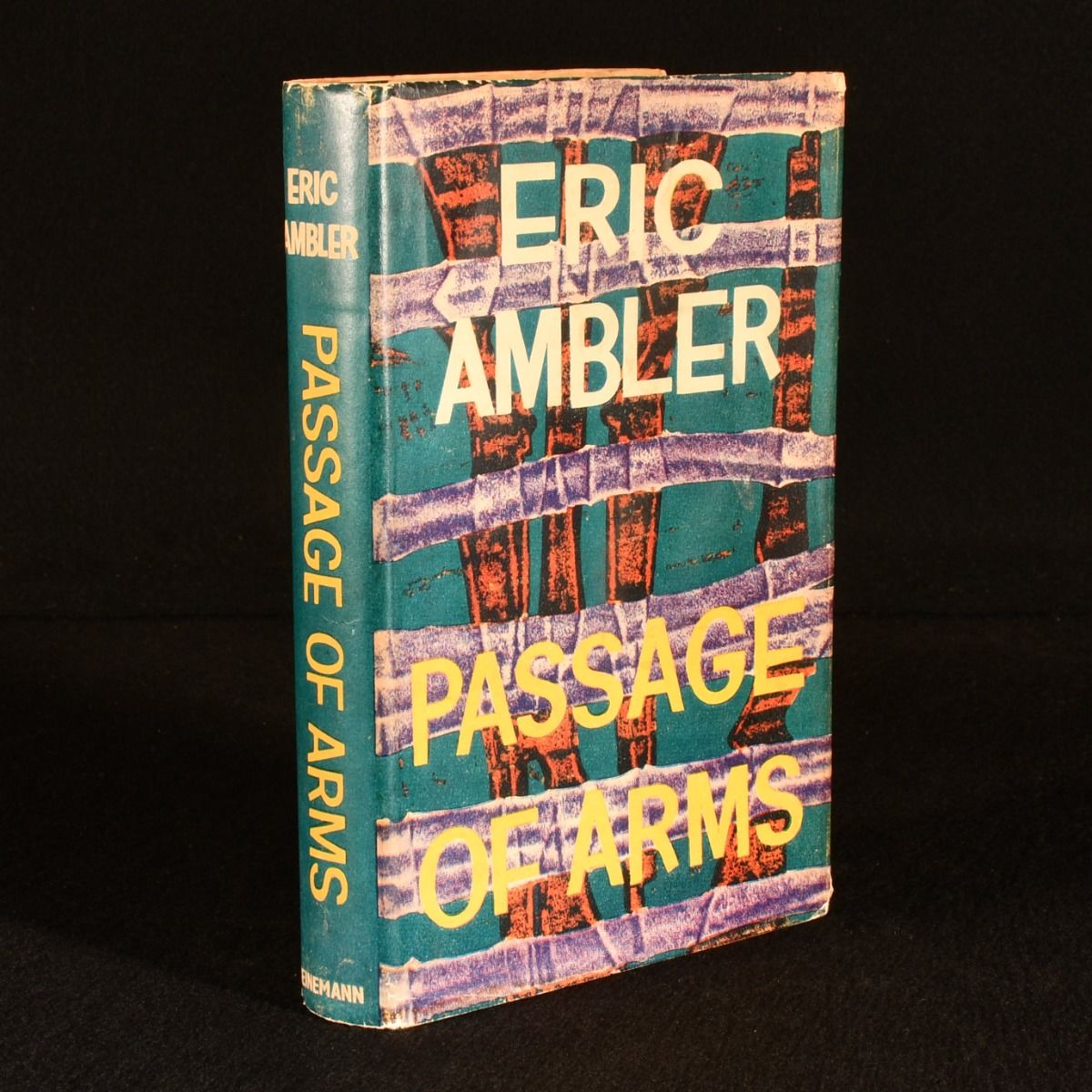 Eric Ambler - Passage of Arms