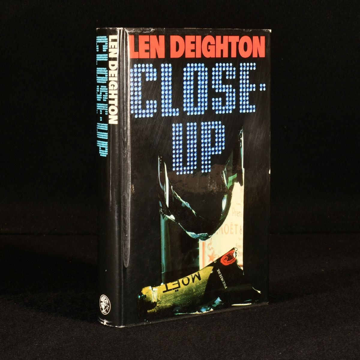 Len Deighton - Close-Up