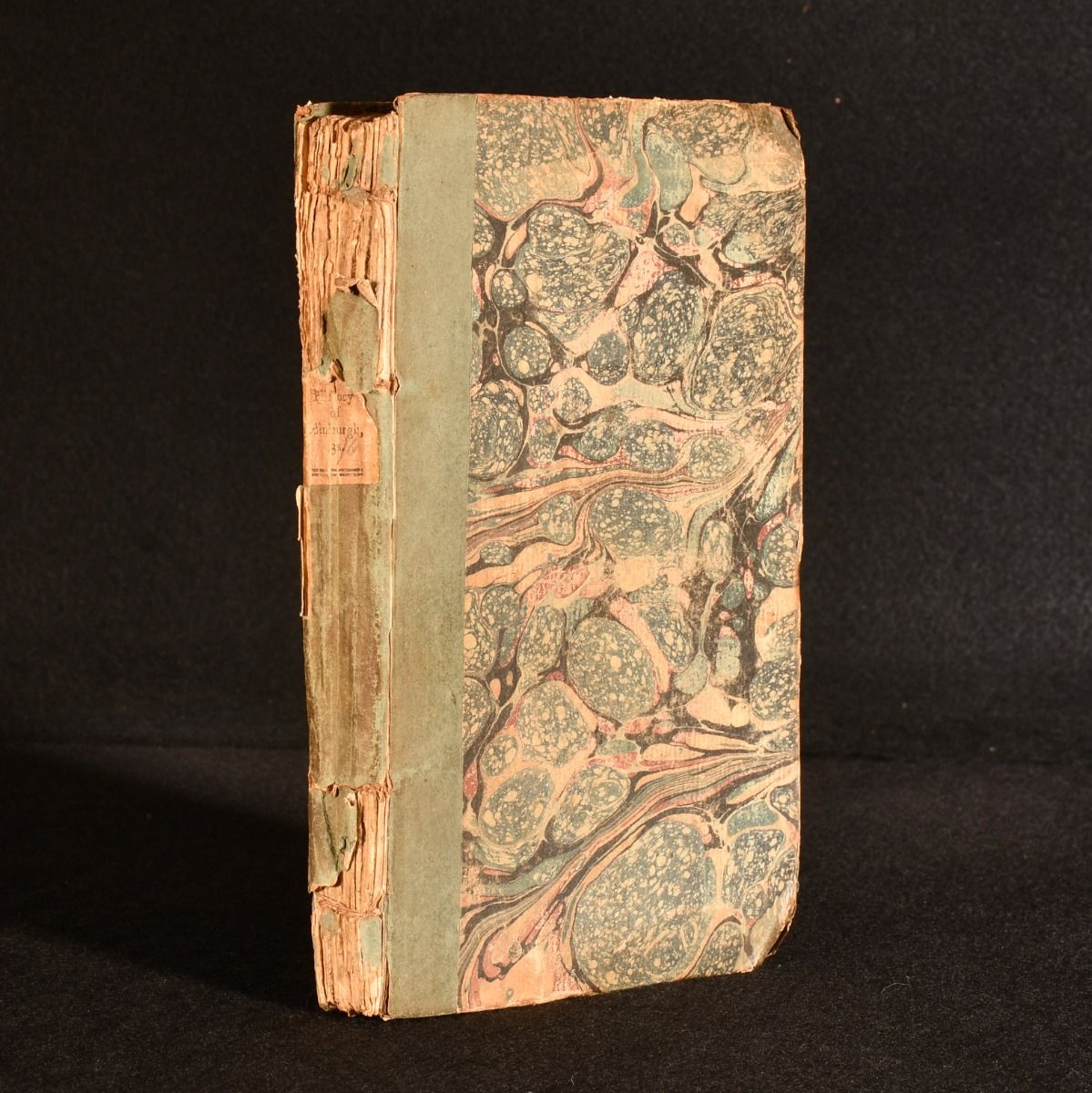 Anonymous - A New History of the City of Edinburgh from the Earliest Periods to the Present Time. With a Description of All the Principal Public Buildings; Embellished with Elegant Engravings.