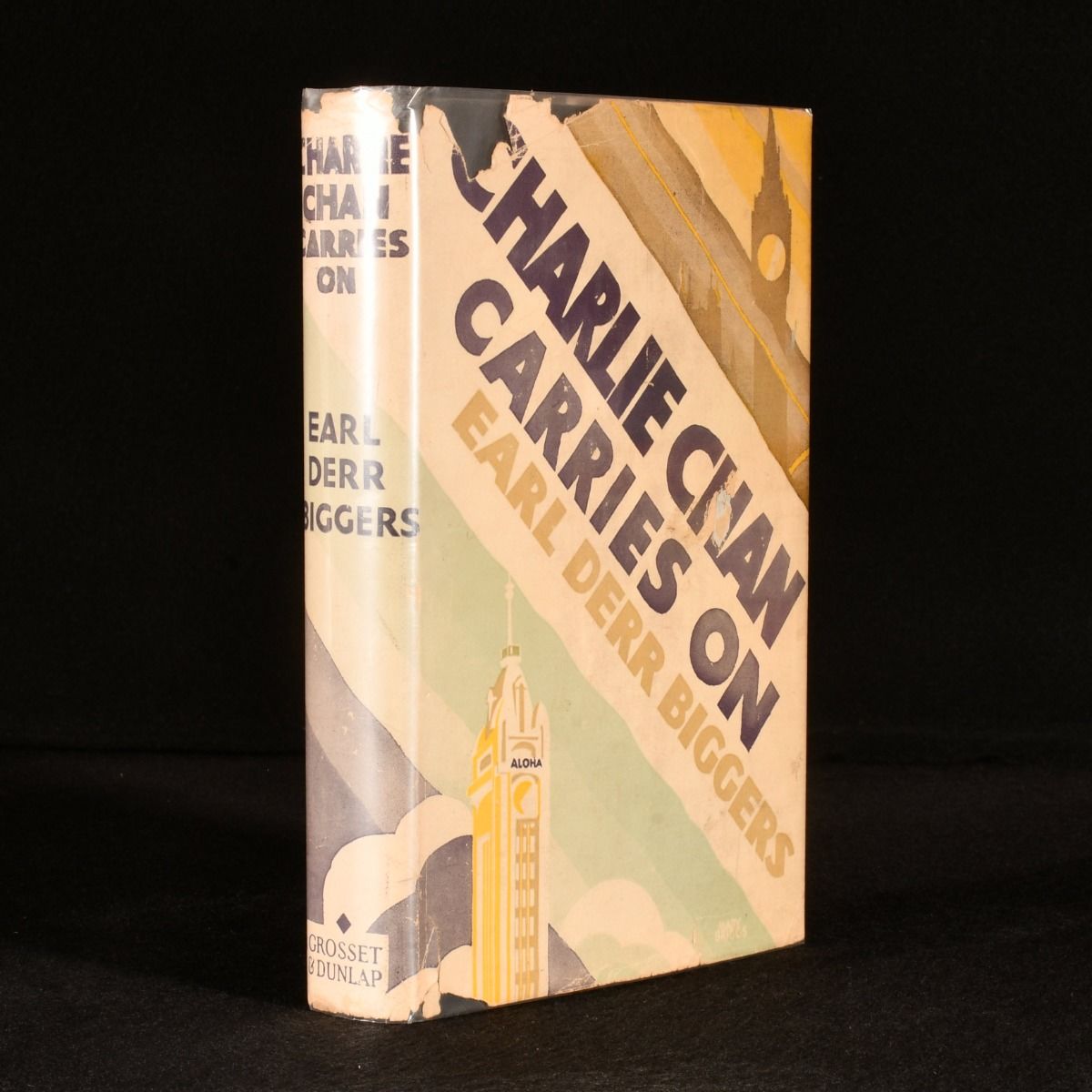 Earl Derr Biggers - Charlie Chan Carries on