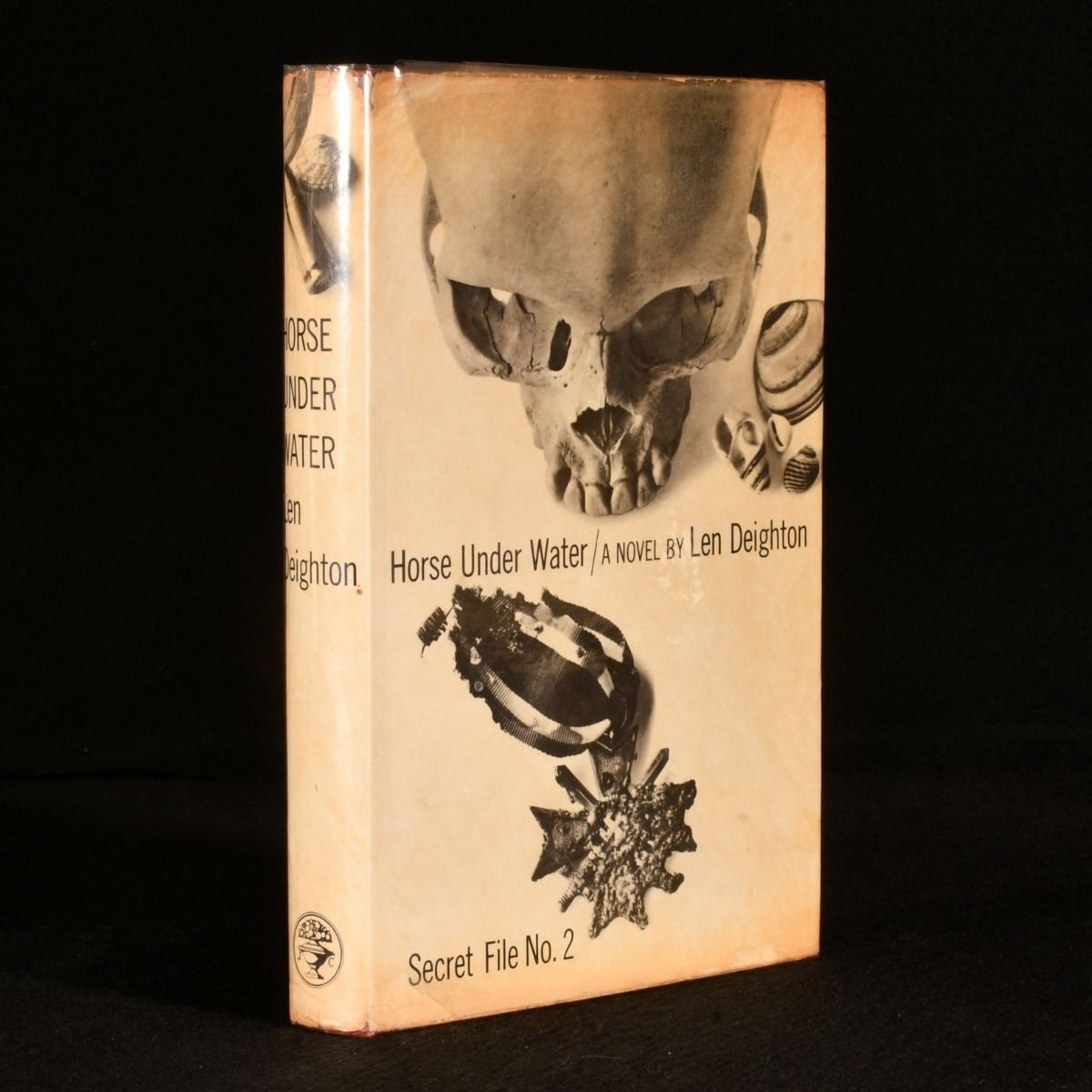 Len Deighton - Horse Under Water