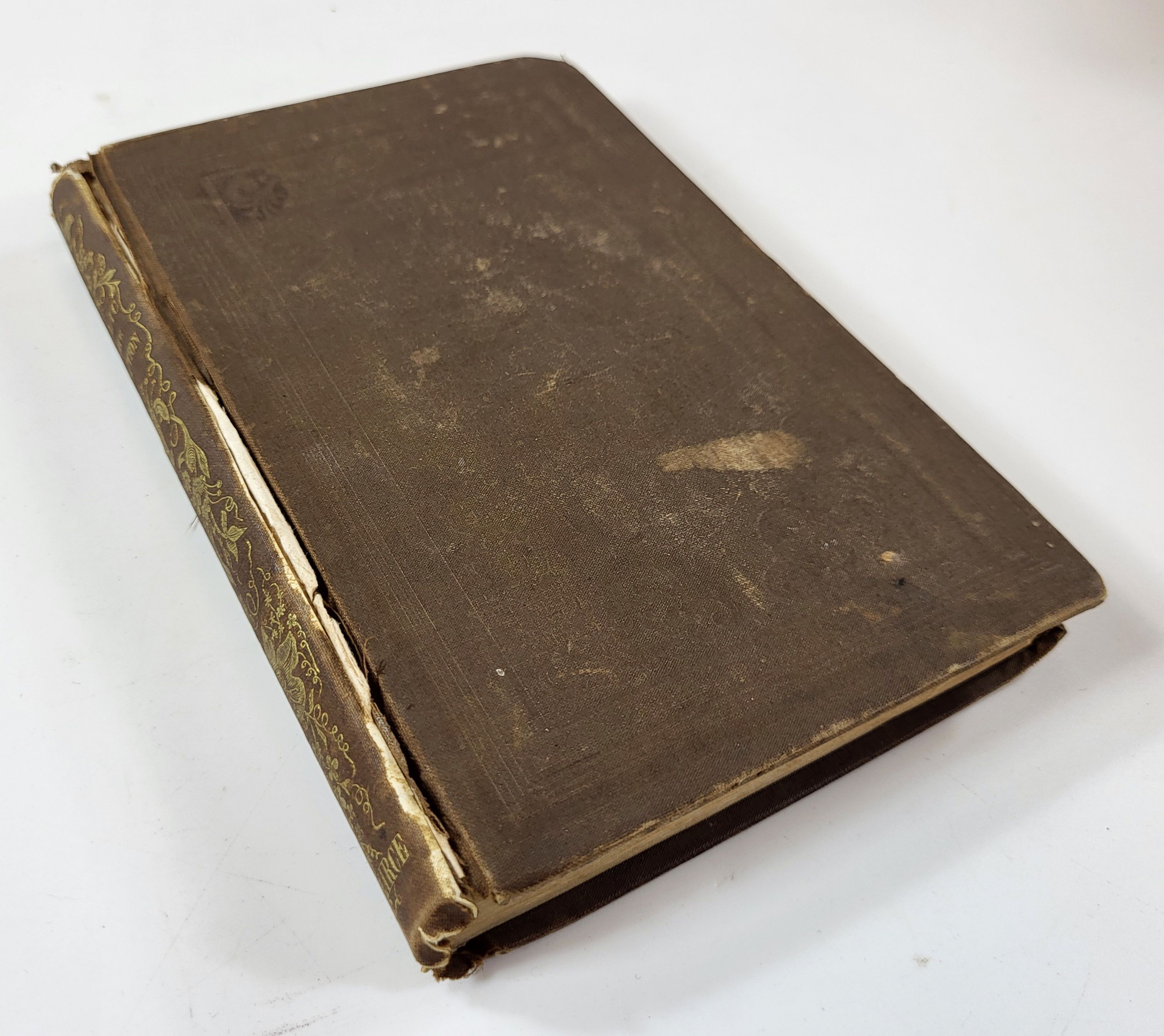 A Relic of the Revolution, Containing a Full and Particular Account of the Sufferings and Privations of All the American Prisoners on the High Seas.