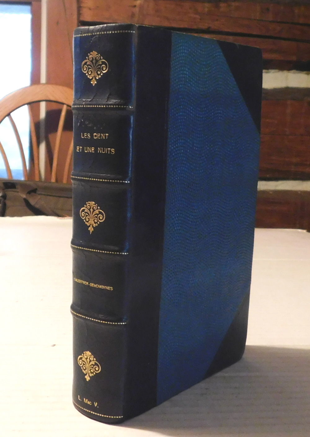 LES CENT ET UNE NUITS. Traduite de l'Arabe. [From the library of Ambassador Lincoln MacVeagh].